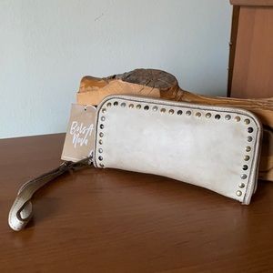 Bolsa Nova Sofia Zip Around Wallet